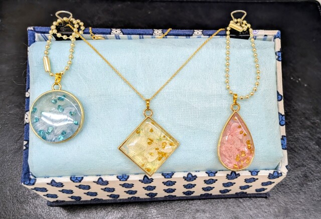 気軽に習える1日講座・特別講座・資格講座のご案内です