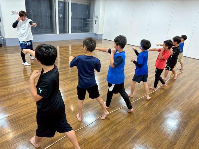 『たのしいキッズキックボクシング』『やさしいキックボクシング』のご紹介