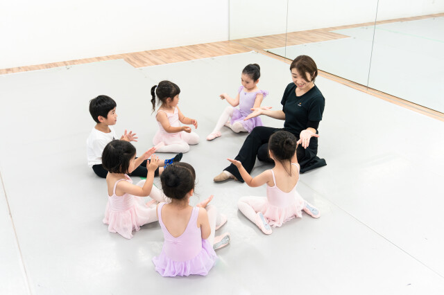 お子さま向け「楽しく学べるプレバレエ」無料体験会のご案内