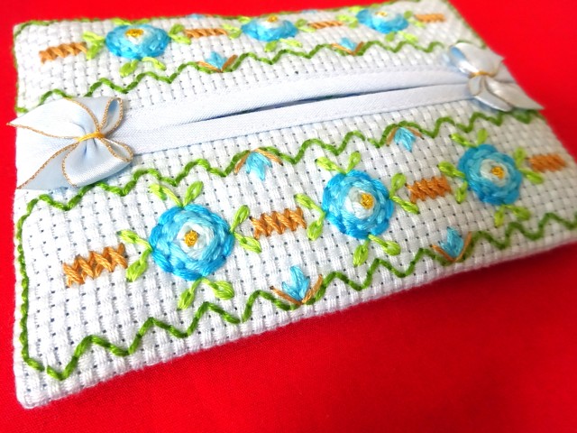 【体験会のご案内】今、人気の刺繍で「薔薇のポケットティッシュケース」作り　~戸塚刺しゅう～