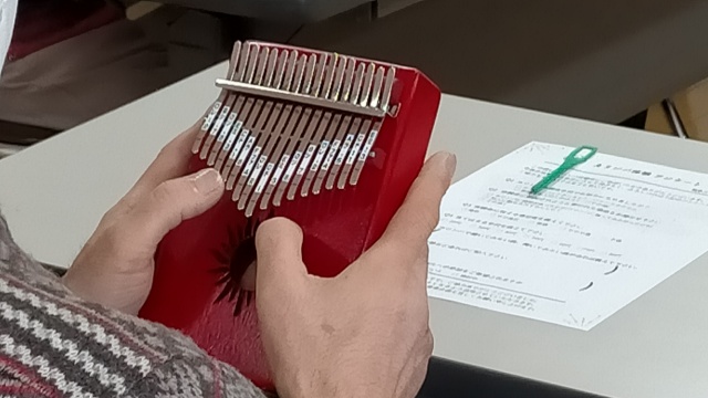 人気の講座「あなたにも弾けるカリンバ」
