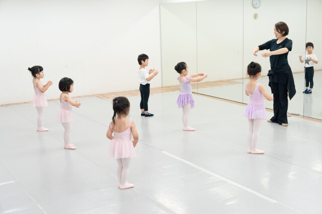 お子さま向け「楽しく学べるプレバレエ」無料体験会のご案内