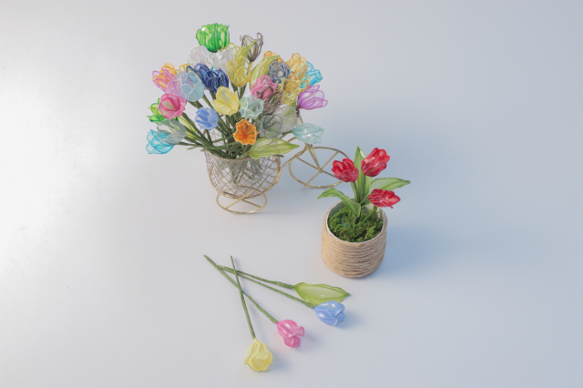 《カフェ×ハンドメイド体験》ディップフラワーで作るチューリップのミニ鉢植え